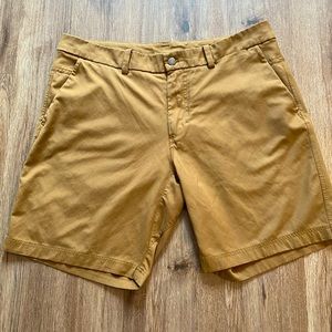 Men’s Lululemon Flat Front Khaki Shorts